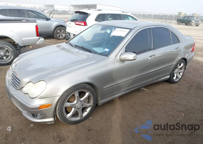 WDBRF52H37E028070: 44285664