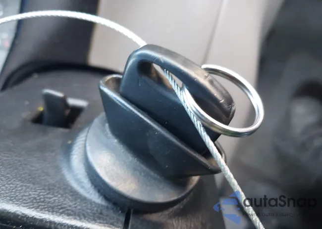 1FTYR14V5YTA25880: 44285667