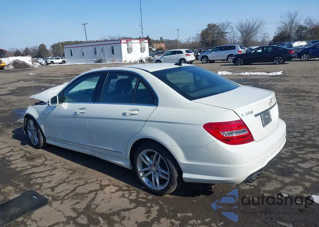 WDDGF8BB5CR212053: 44285840