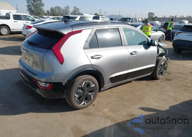 KNDCT3L15S5141016: 44287079