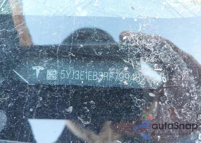 5YJ3E1EB3RF799432: 44287092