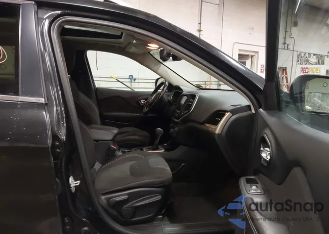 1C4PJMCS5FW773486: 44287208