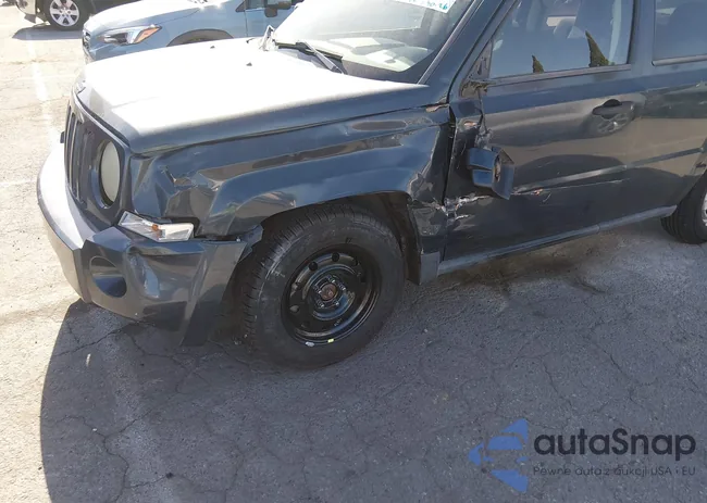 1J8FT28W68D588926: 44287555