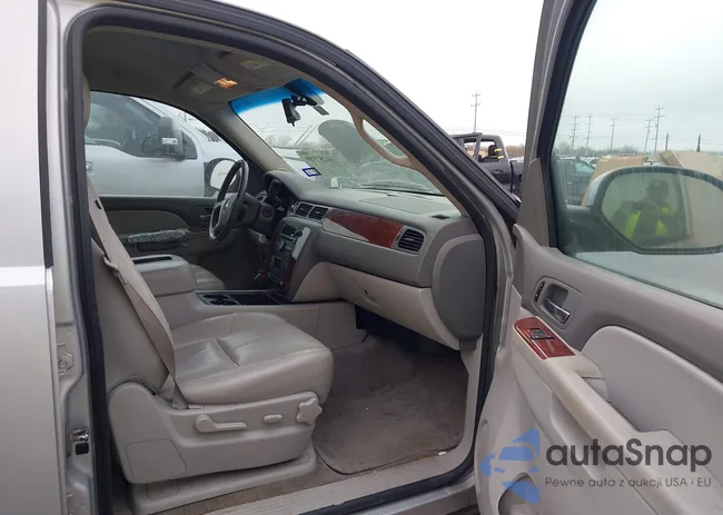 1GNSCBE04DR271592: 44287559