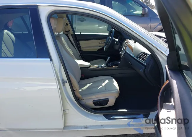 WBA3A5G51FNS89472: 44287628