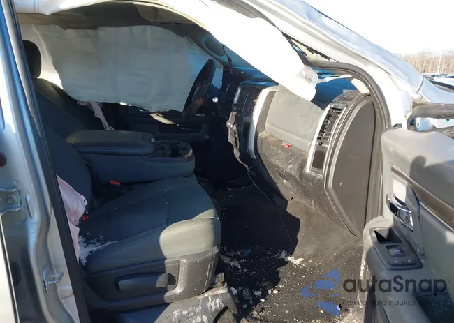 3C6TR5DTXGG378148: 44286715