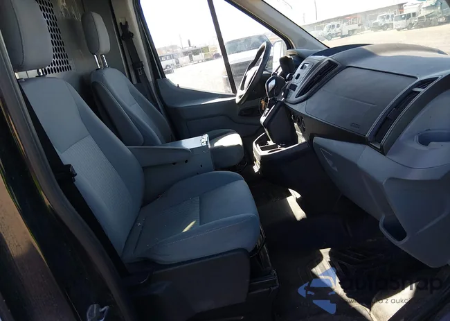 1FTYR2CM0FKA84448: 44286779