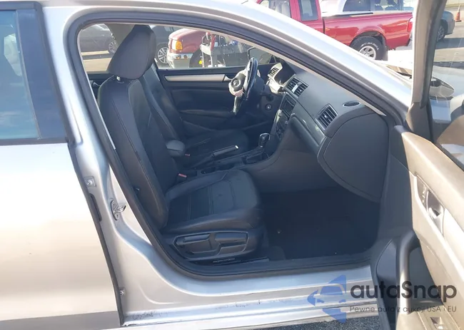 1VWAT7A31FC058197: 44286879