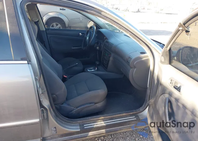 WVWPD63B64E268885: 44286899