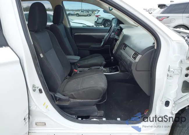 JA4AD3A30HZ028840: 44286940