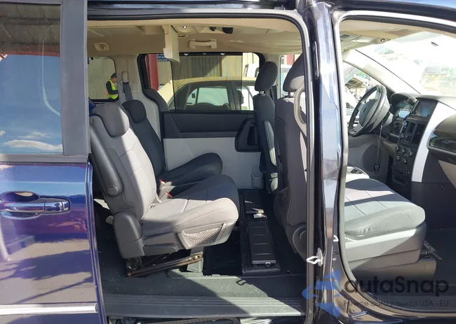 2D4RN5D15AR144825: 44287046