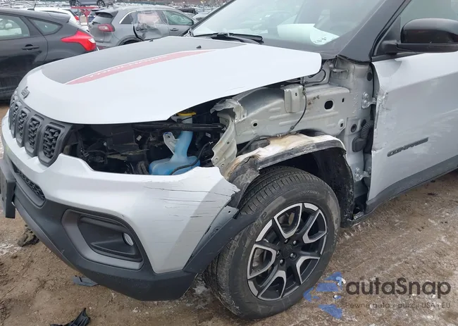 3C4NJDDN4RT149835: 44288440