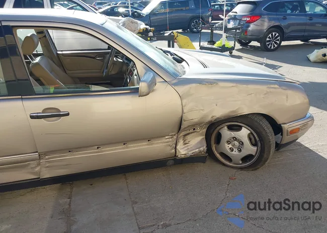 WDBJF65H6XA920142: 44288464