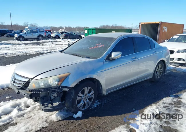 1HGCP2F63CA175178: 44288489