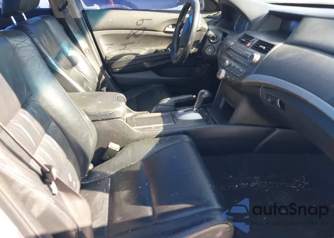 1HGCP2F63CA175178: 44288489