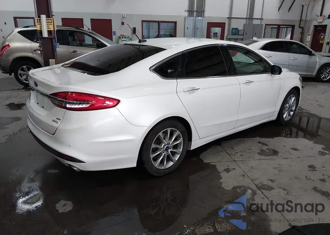 3FA6P0HD6HR221777: 44288494