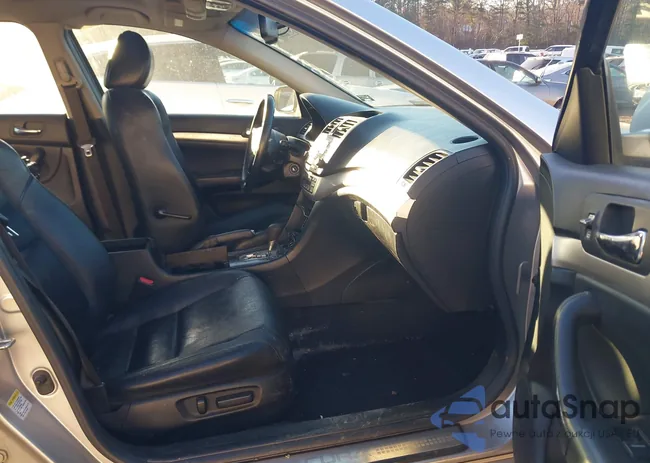 JH4CL96807C016759: 44287718