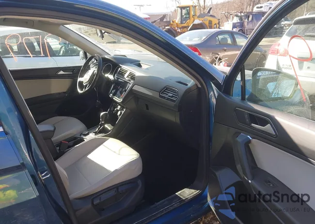 3VV2B7AX8JM142488: 44289179