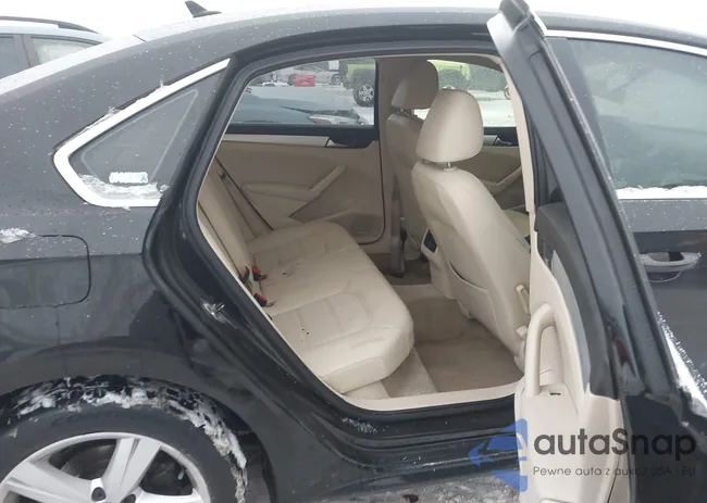 1VWBN7A31DC142967: 44289312