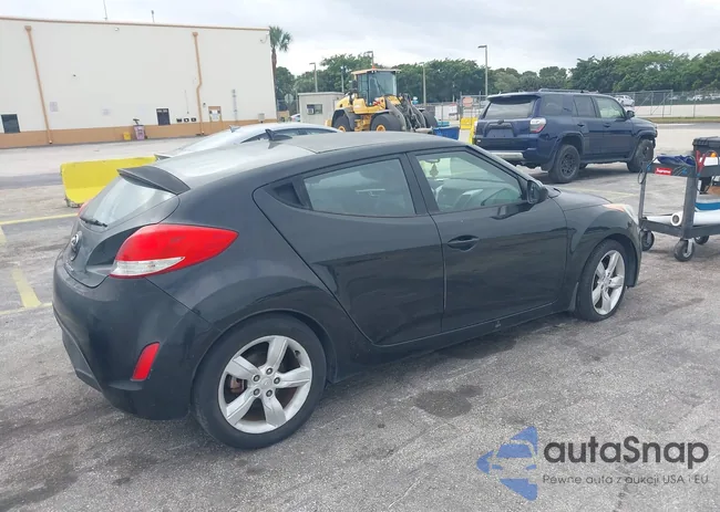 KMHTC6AD3DU087749: 44289560