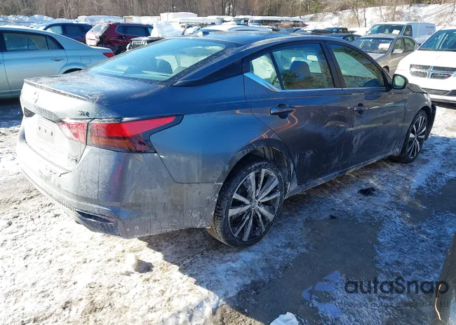 1N4BL4CW0LN323341: 44290137