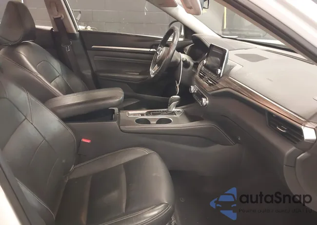 1N4BL4EV3KC131524: 44290139