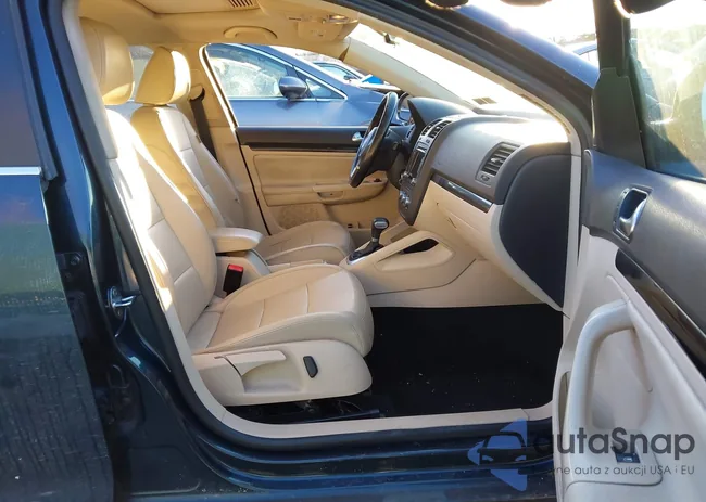 3VWRZ7AJ6AM024652: 44290177