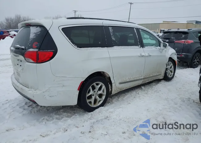 2C4RC1BGXHR820926: 44290384