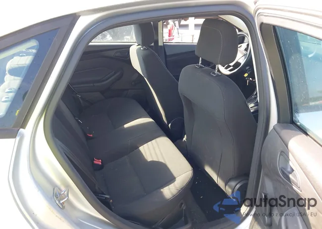 1FADP3E25GL366141: 44289748