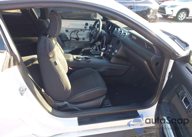 1FA6P8AM2G5220166: 44289820