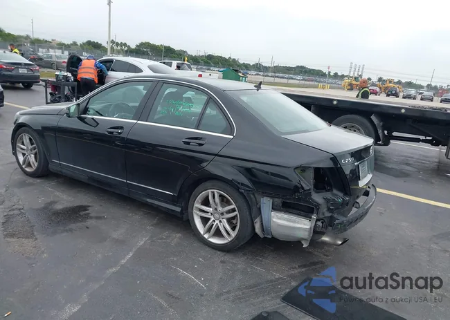 WDDGF4HB4EG253191: 44289838