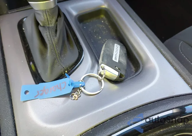 2C3CDXBG4PH618677: 44289884