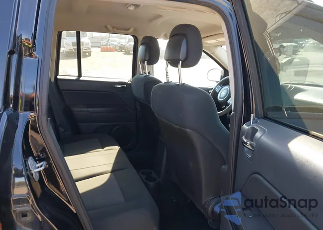 1C4NJCBA1CD694883: 44289932