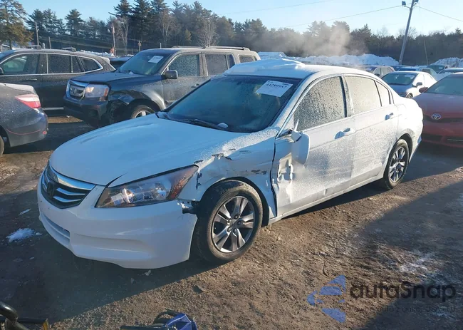 1HGCP2F40CA185570: 44289957