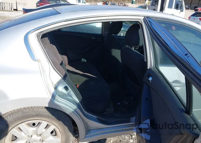 1N4AL2AP8BC104083: 44291052