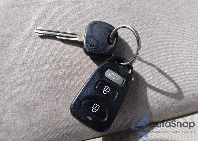 KMHDU46DX8U450827: 44291279