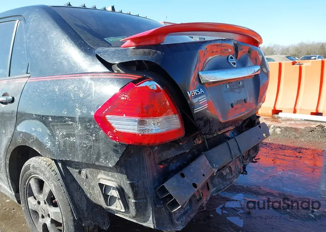 3N1BC11E59L465070: 44291321