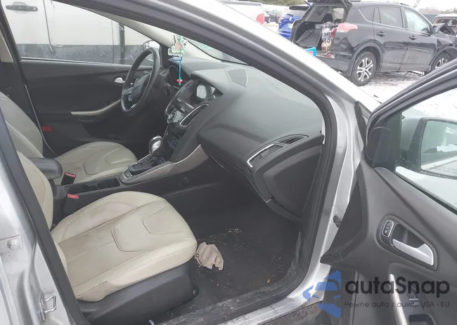 1FADP3N22HL268086: 44290631