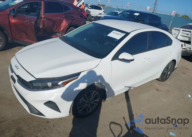 3KPF24AD4PE514187: 44290835