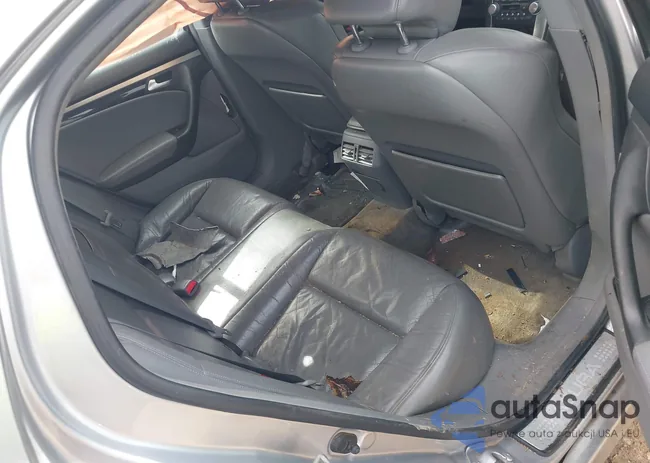 19UUA66236A008415: 44292164