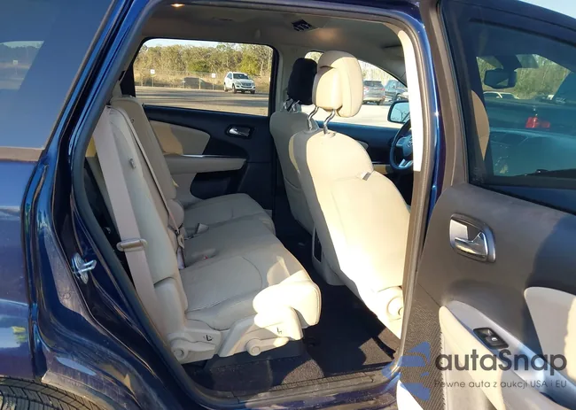 3C4PDCBG1HT561725: 44292285