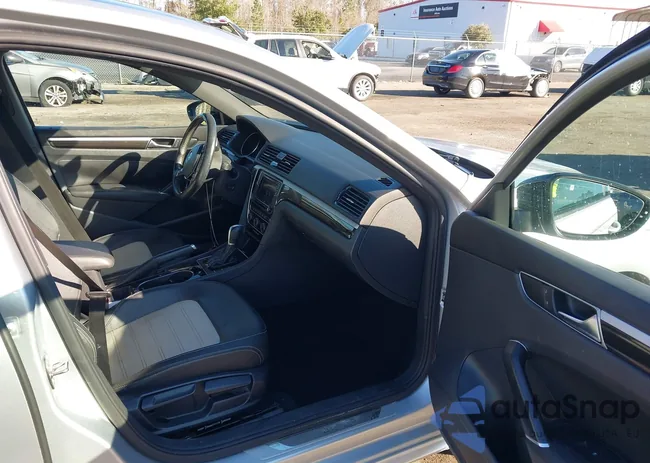 1VWJM7A39JC051455: 44291684