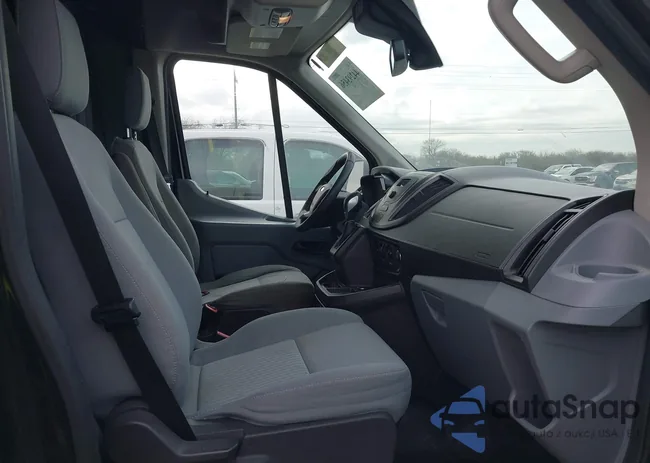 1FTYR2CM8FKA84309: 44293456