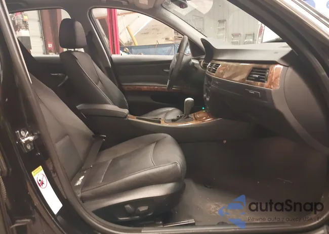 WBAVD33526KV61975: 44292951