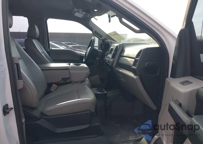 1FT7X2B67KEE66764: 44294175