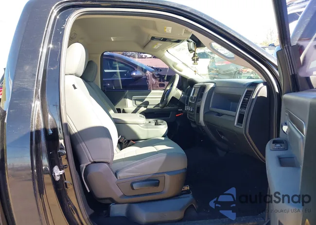 3C6JR6AT7EG303633: 44294207