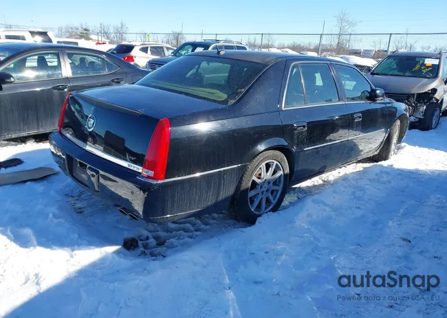 1G6KD57988U111742: 44294230