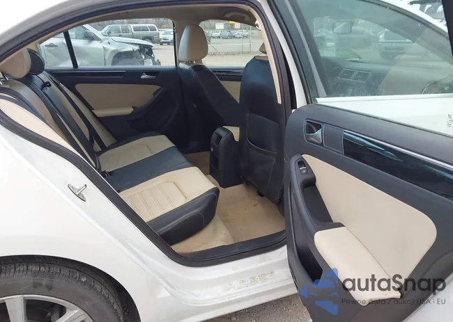 3VWL07AJ4FM317165: 44294333