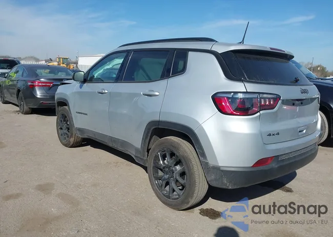 3C4NJDBNXTT179965: 44294369