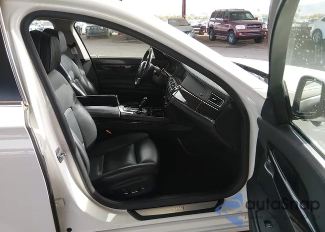 WBAYE8C50DD133959: 44294598